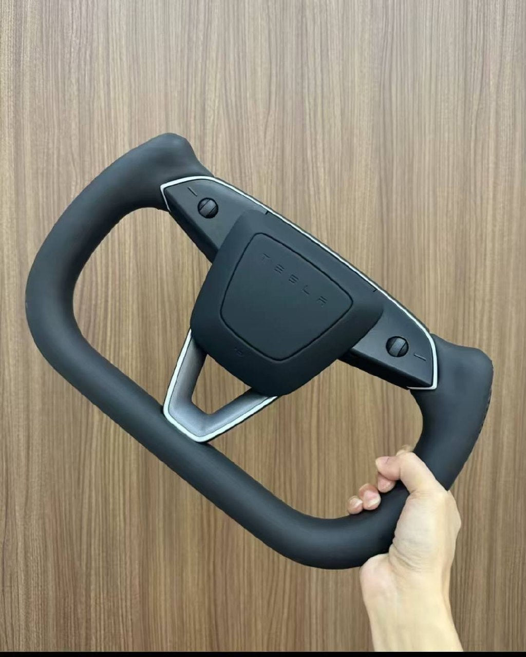 TESLA MODEL Y YOKE STEERING